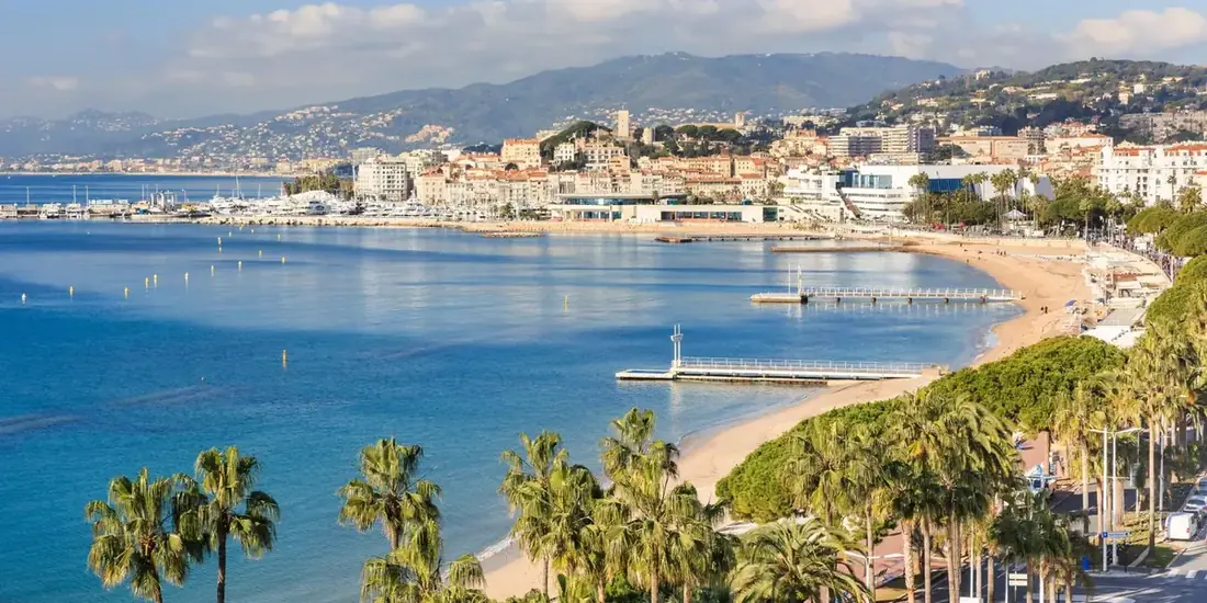 Vue locale de Cannes pour la page menuiserie Cannes