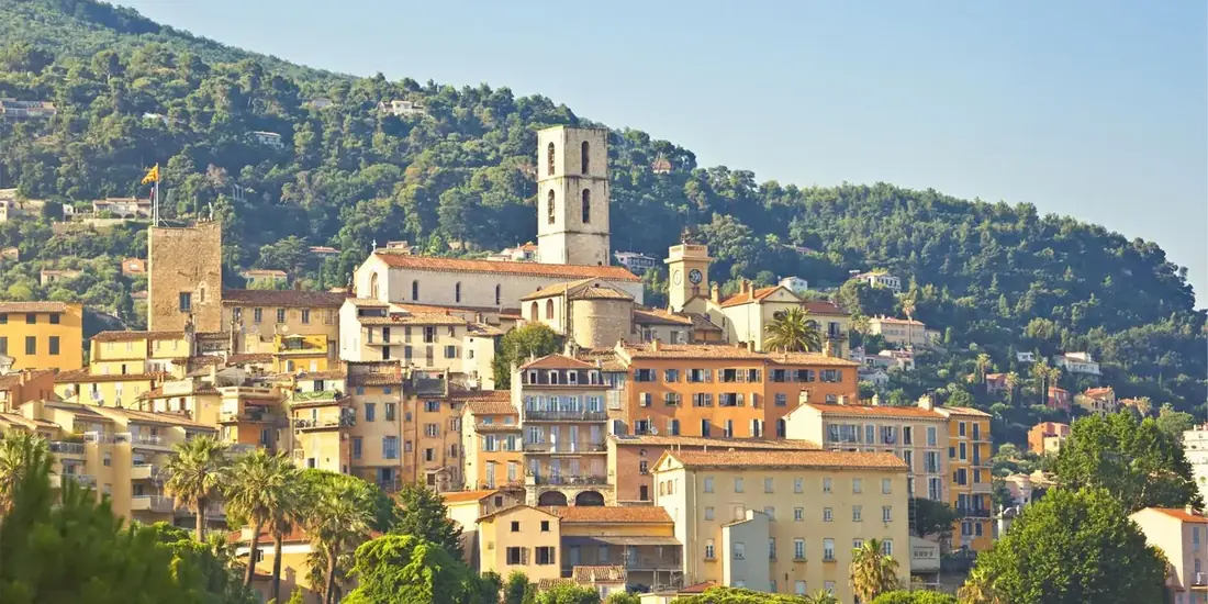 Vue locale de Grasse pour la page menuiserie Grasse
