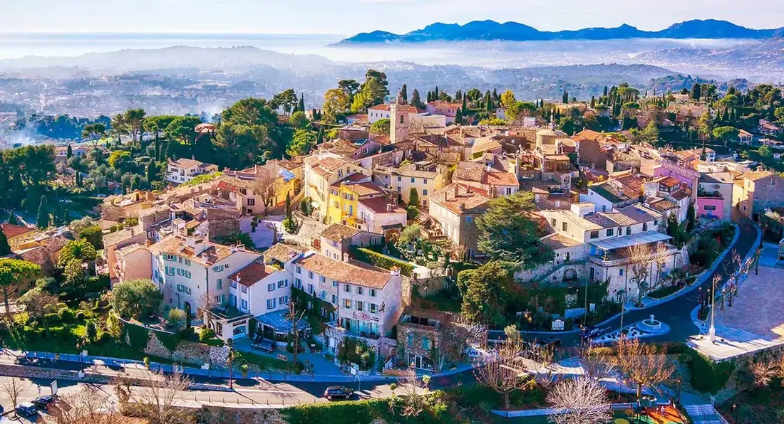 Vue locale de Mougins pour la page menuiserie Mougins